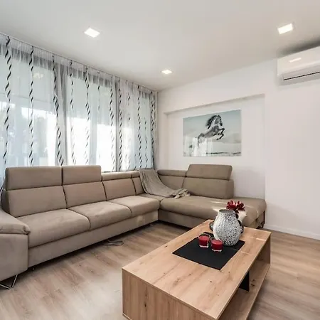 Moderan Stan U Blizini Centra Apartament *